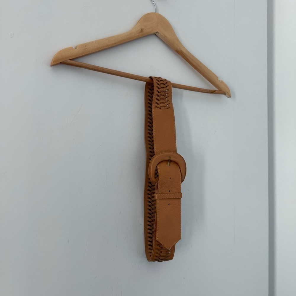 Vintage 1970s tan leather wide braided belt - Medium / Large - Picture 3 of 3